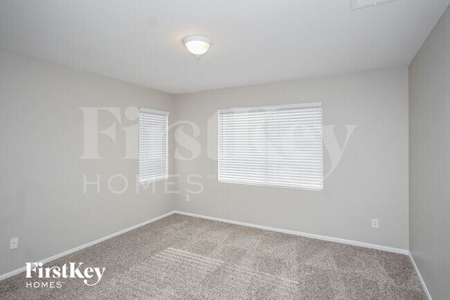 Building Photo - 1931 Silver Crest Ct