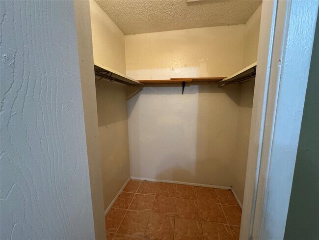 Building Photo - 10707 Lanshire Dr