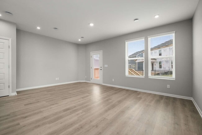 Building Photo - 5339 Bellflower Hls