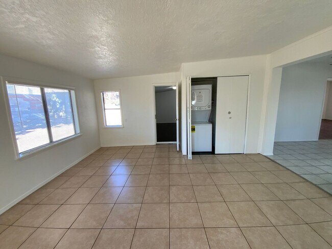 Building Photo - 5 Bedroom Single Story Home Available Near Snow Vista Blvd SW & Gibson Blvd!