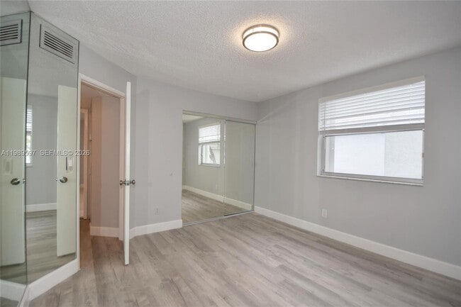 Building Photo - 4801 Grapevine Wy