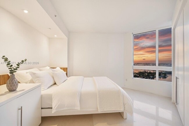 Building Photo - 6365 Collins Ave