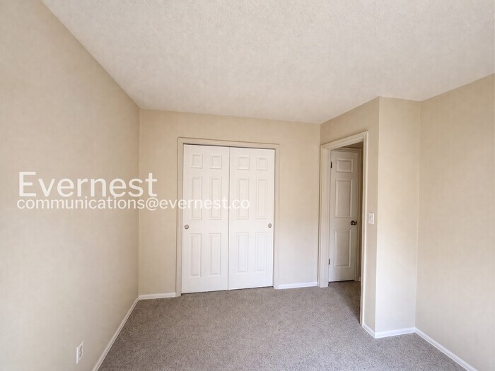 Building Photo - 4260 Dye St