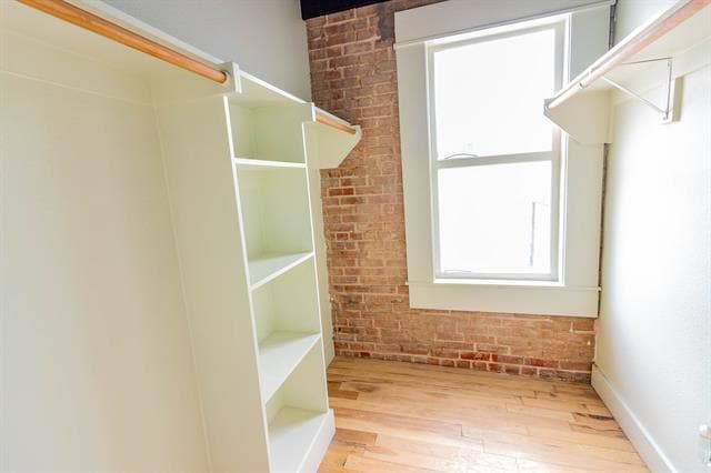 Building Photo - 219 W Mulberry St