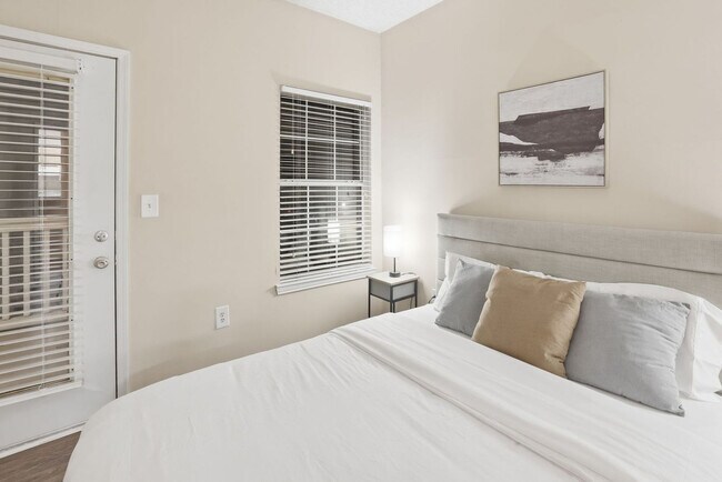 Building Photo - 1701 Wildwood Crossings Dr