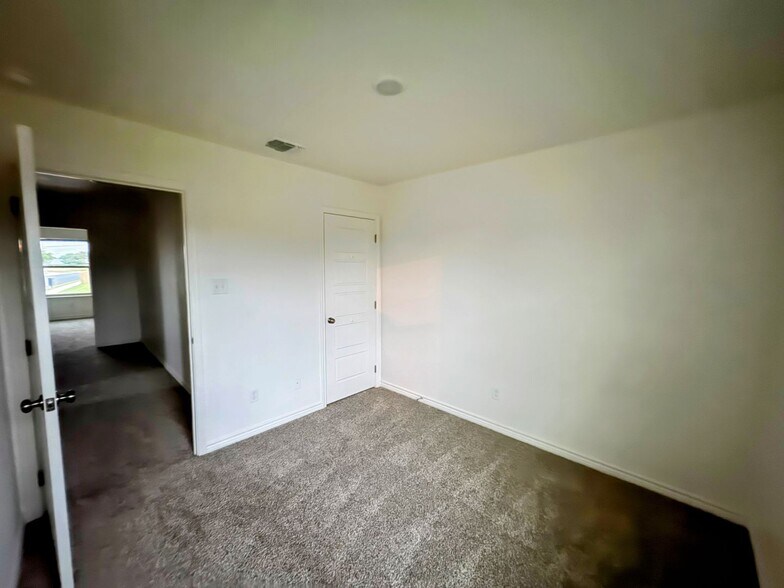 Building Photo - 301 Agua Chiquita Ct