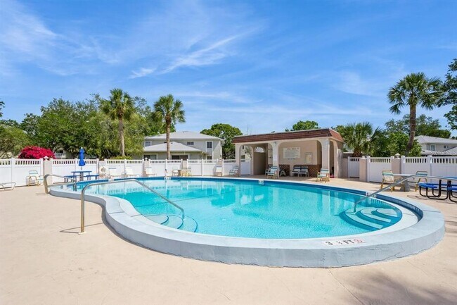 Building Photo - 1843 Bough Ave