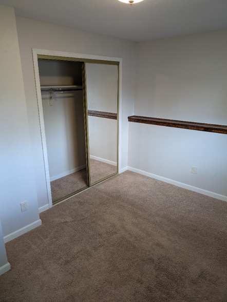 Building Photo - 1308 Ellen Pl