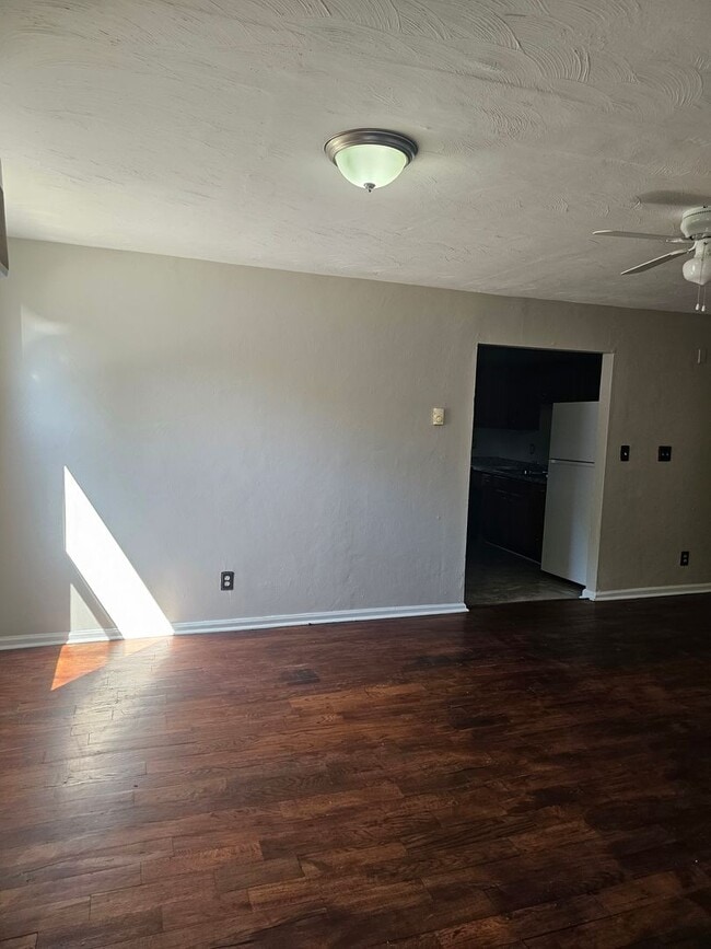 Building Photo - 410 Pendleton St