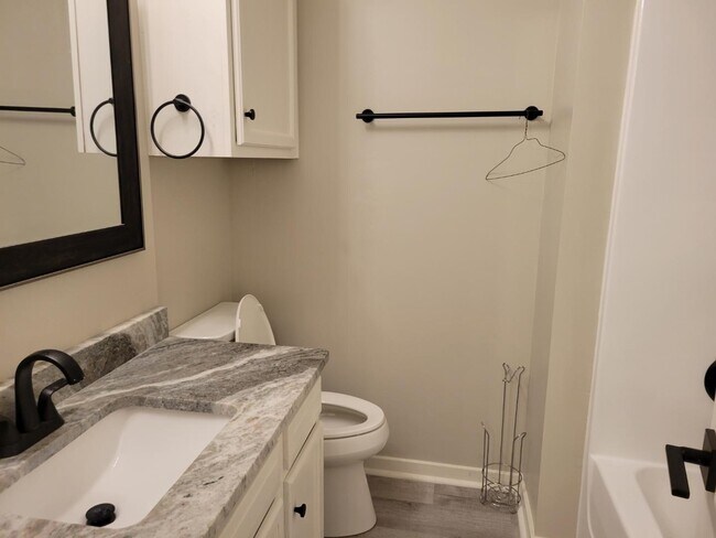 Building Photo - 119 Cedar Spring Cir