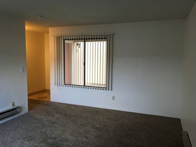 Building Photo - PRICE JUST REDUCTED TO $1,075.00 PER MONTH...