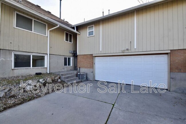 Building Photo - 9408 Turnpike Ln