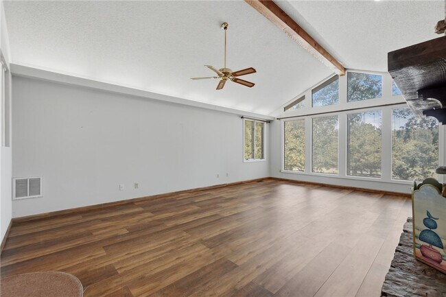 Building Photo - 6 Nottingham Cir