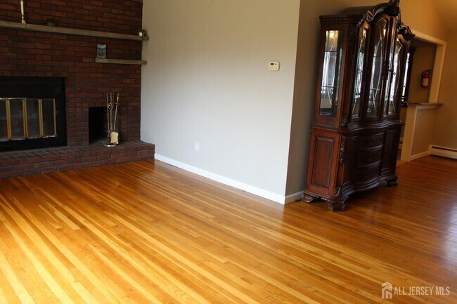 Building Photo - 13 Califon Dr