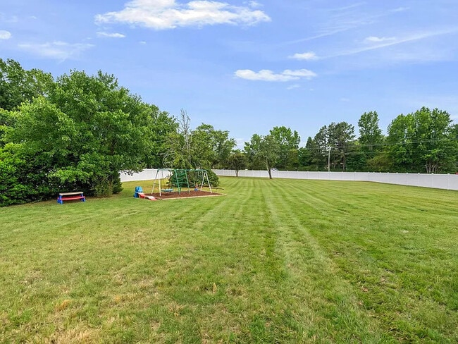 Building Photo - Lease OR Lease to Own