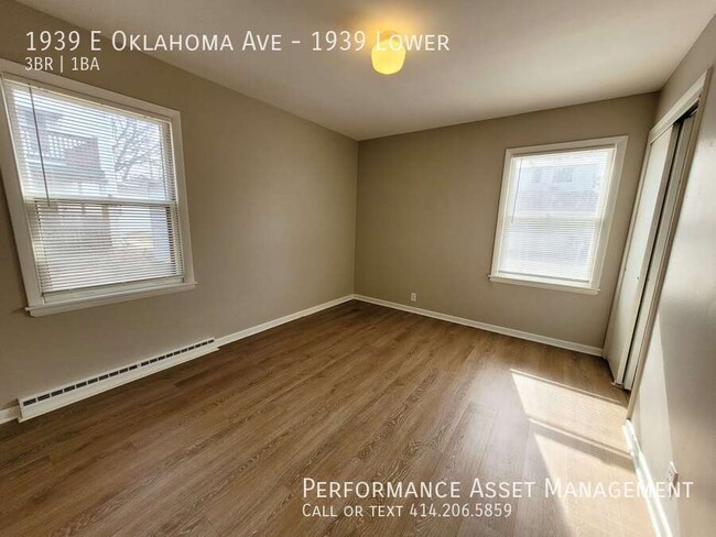 Building Photo - Spacious 3BR lower unit with modern applia...