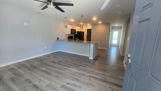 Building Photo - 301 Wayne Ave