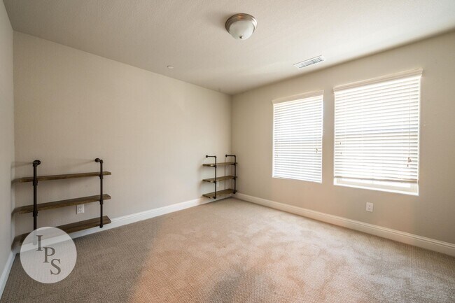 Building Photo - Canvas Collection at Copper River Ranch, 3BR/2.5BA, Built 2018, Gated Community - Lots of Amenities