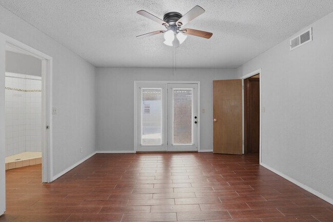 Building Photo - 2404 SW 79th St