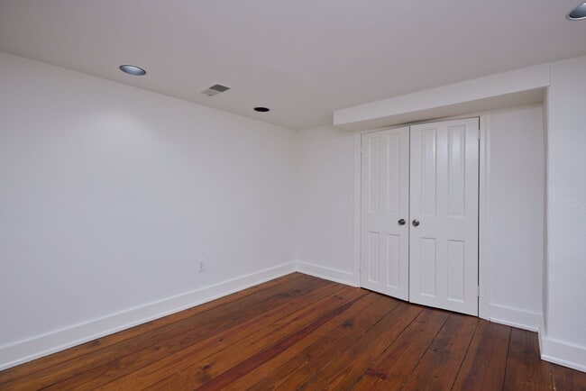 Building Photo - Centrally Located 2BR/2BA in Georgetown