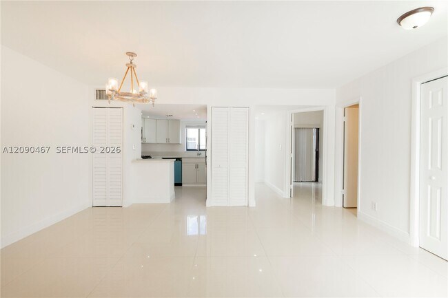 Building Photo - 6916 SW 110th Ave