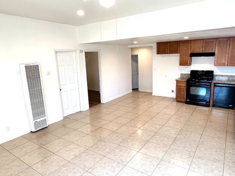 Building Photo - 4531 Park Ave