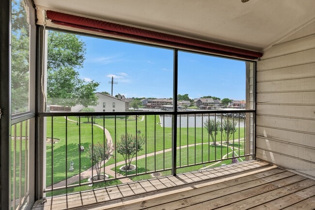 Building Photo - 205G Lakeview Terrace
