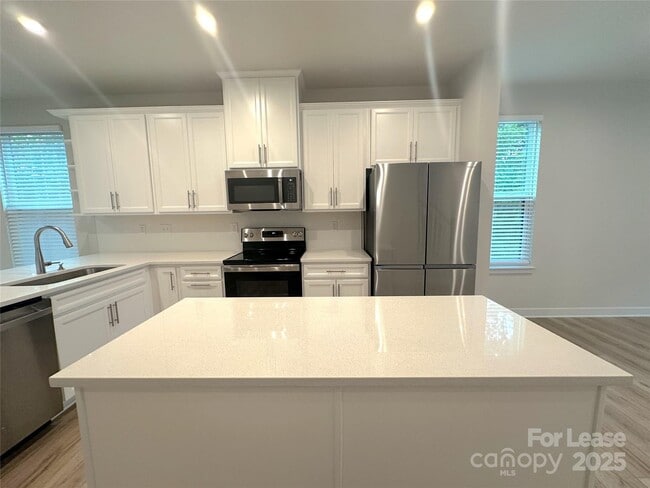Building Photo - 460 Spearfield Ln