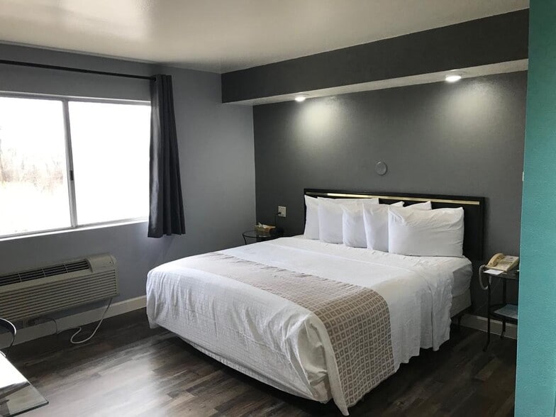Building Photo - Valued Stay Madison