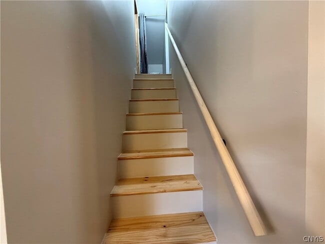 Building Photo - 215 E Hoard St