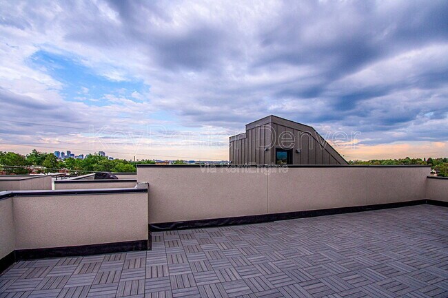 Building Photo - 1286 Osceola St