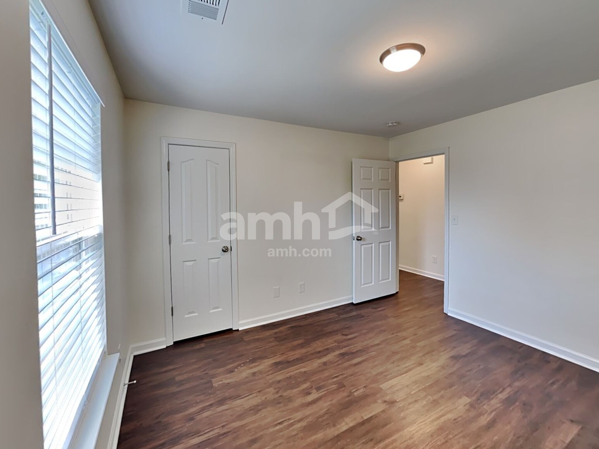 Building Photo - 4204 Birch Dr