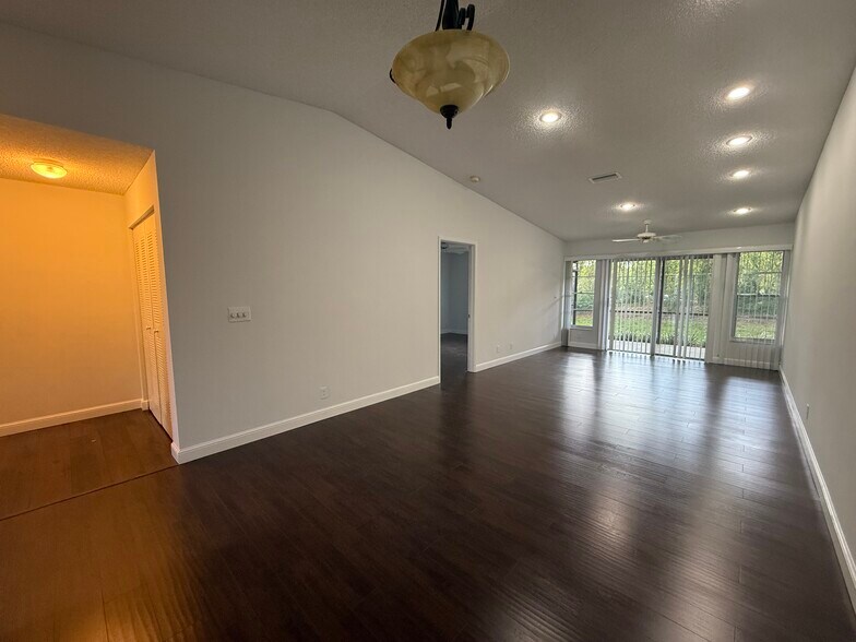Building Photo - 18595 Egret Way