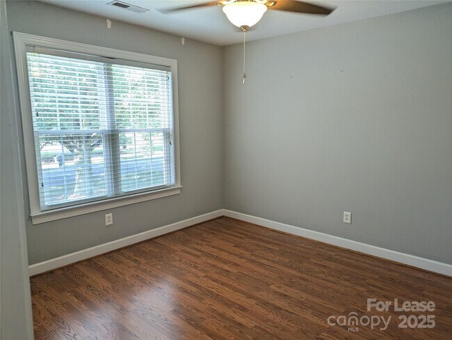 Building Photo - 175 Turnberry Ln
