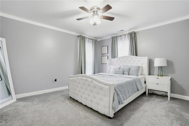 Building Photo - 1859 Parkview Ave