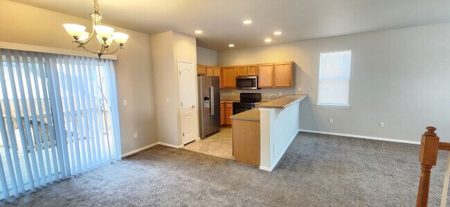 Building Photo - Open Concept 4 Bedroom Home with 9ft Ceili...