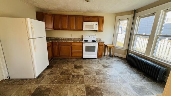 Building Photo - 244 Summer St