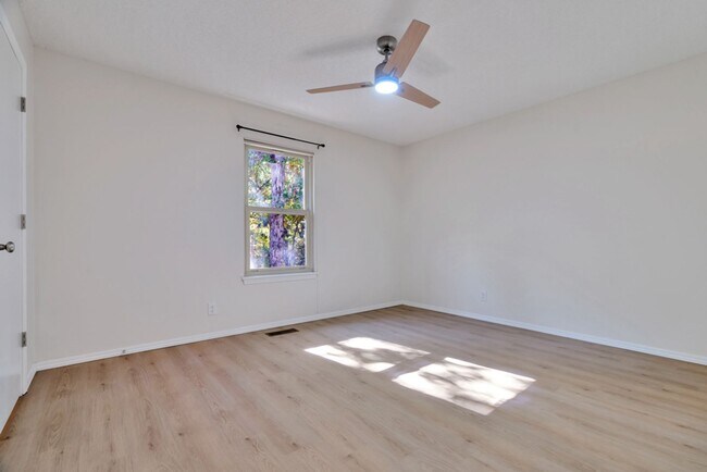 Building Photo - Beautiful 3-bedroom 2 bath Home in Bella Vista!