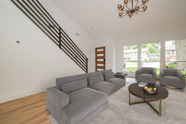 Building Photo - 1306 Briarmead Dr