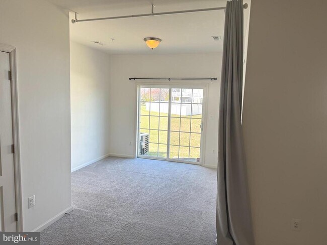 Building Photo - 9610 Eaves Dr