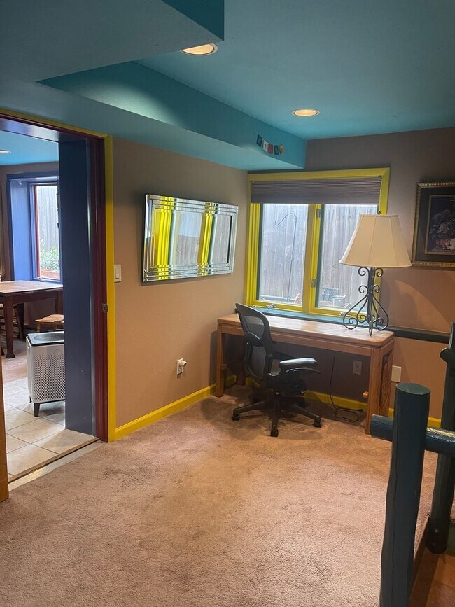 Building Photo - Furnished 2 Bedroom Garden Level ADU in Upper Table Mesa Near Bear Creek Park