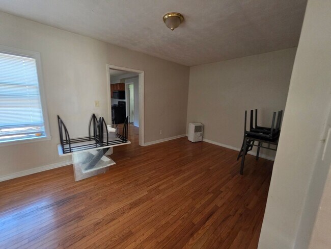 Building Photo - 3116 Fremont Ave S