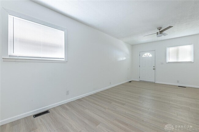 Building Photo - 321 Deeds Ave