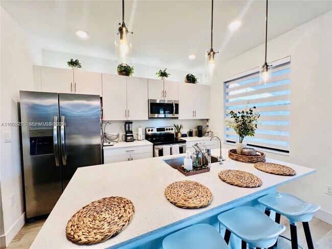 Building Photo - 25532 SW 108th Ave