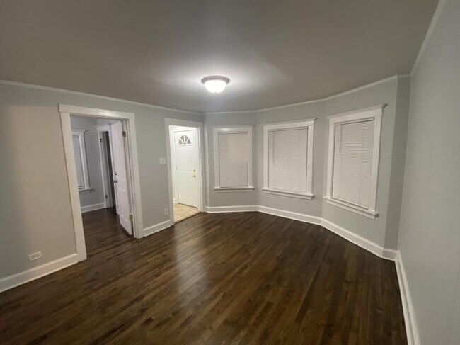 Primary Photo - 2 bedroom in Chicago IL 60618