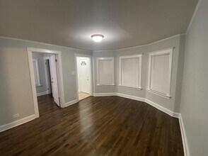 Building Photo - 2 bedroom in Chicago IL 60618