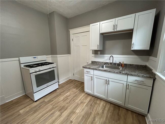 Building Photo - 108 Lisbon Ave