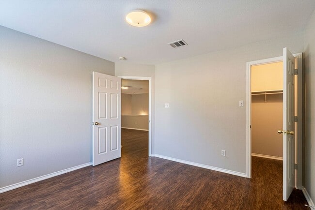 Building Photo - Beautiful 3 bedroom, 2.5 bathroom home in Round Rock!!!