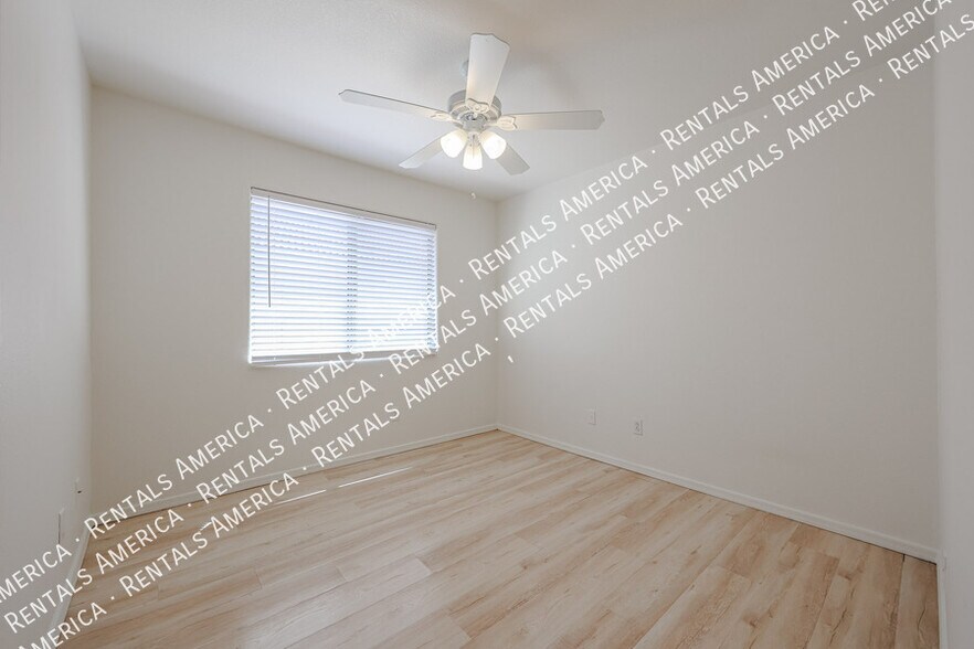 Building Photo - 17463 W Rock Wren Ct