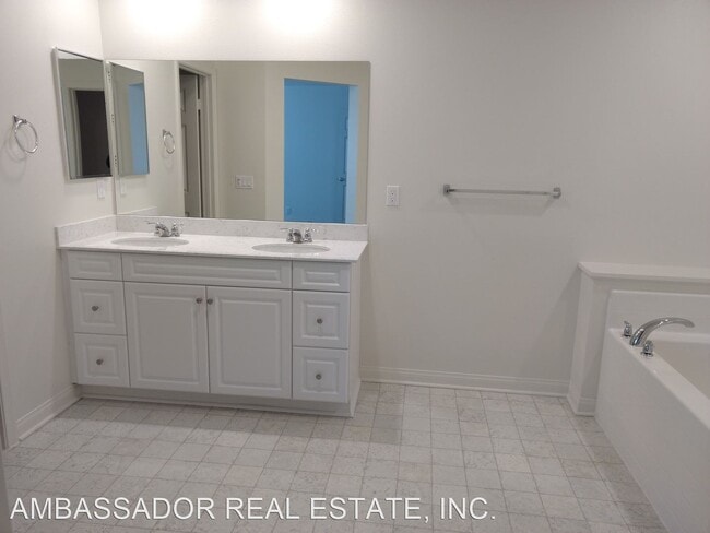 Building Photo - 3 br, 2.5 bath House - 1396 Palo Verde Way...